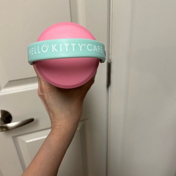 NIB Hello Kitty Cafe Water Bottle - Picture 5 of 9